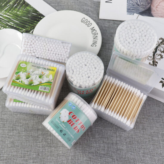 200pcs double-ended cotton swabs with wooden sticks for beauty and hygiene