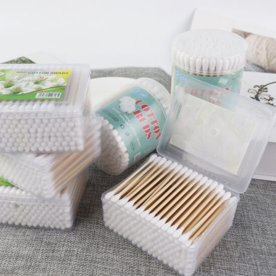 200pcs double-ended cotton swabs with wooden sticks for beauty and hygiene