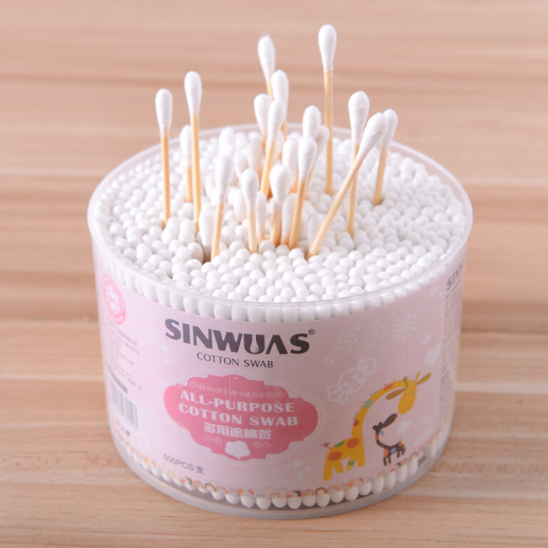 500pcs wooden cotton swabs in a large box for makeup, ear cleaning, and eyelash perming