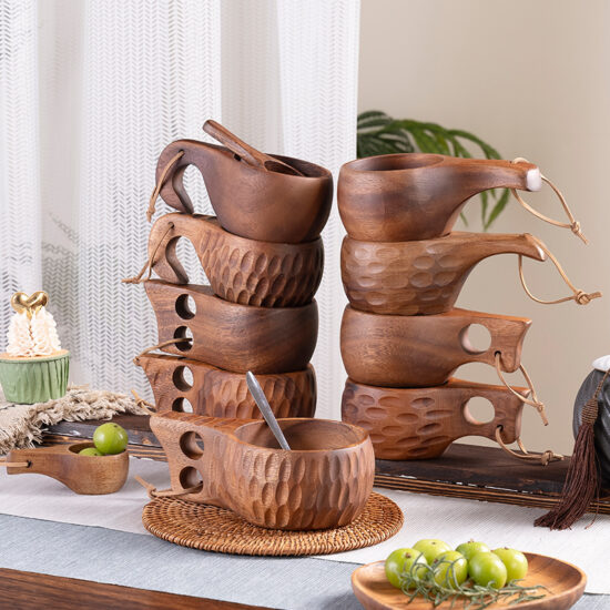 Rustic South American walnut wood coffee cup with handle and hanging rope

✅图片TITLE文字：