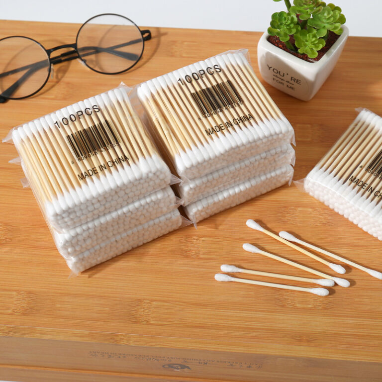 Double-ended disposable cotton swabs with bamboo sticks for makeup and hygiene
