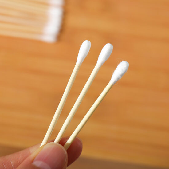 Double-ended disposable cotton swabs with bamboo sticks for makeup and hygiene