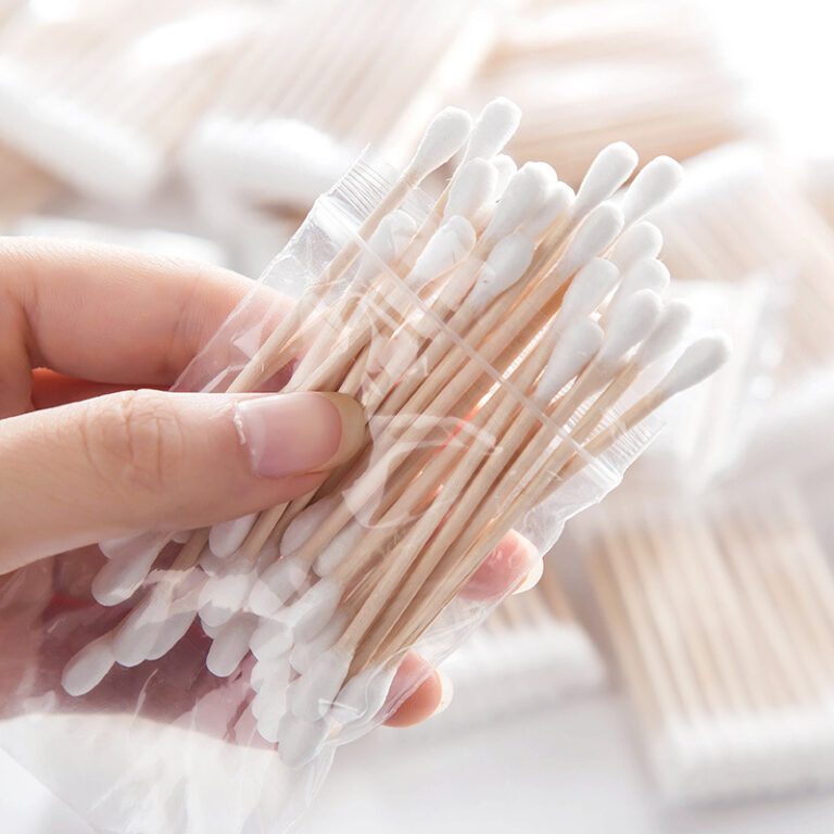 t）： Bagged disposable double-ended cotton swabs for makeup and personal hygiene