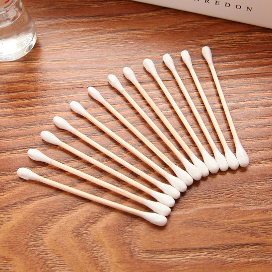 Multi-purpose double-ended wooden cotton swabs for ear cleaning and makeup use