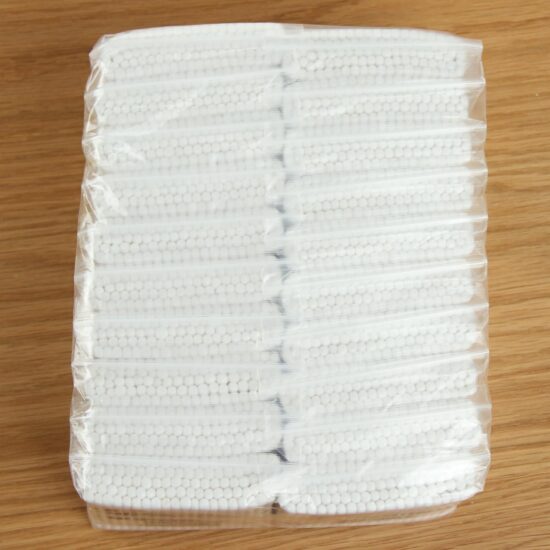 Disposable double-ended bamboo cotton swabs in a 200-piece box for hygiene