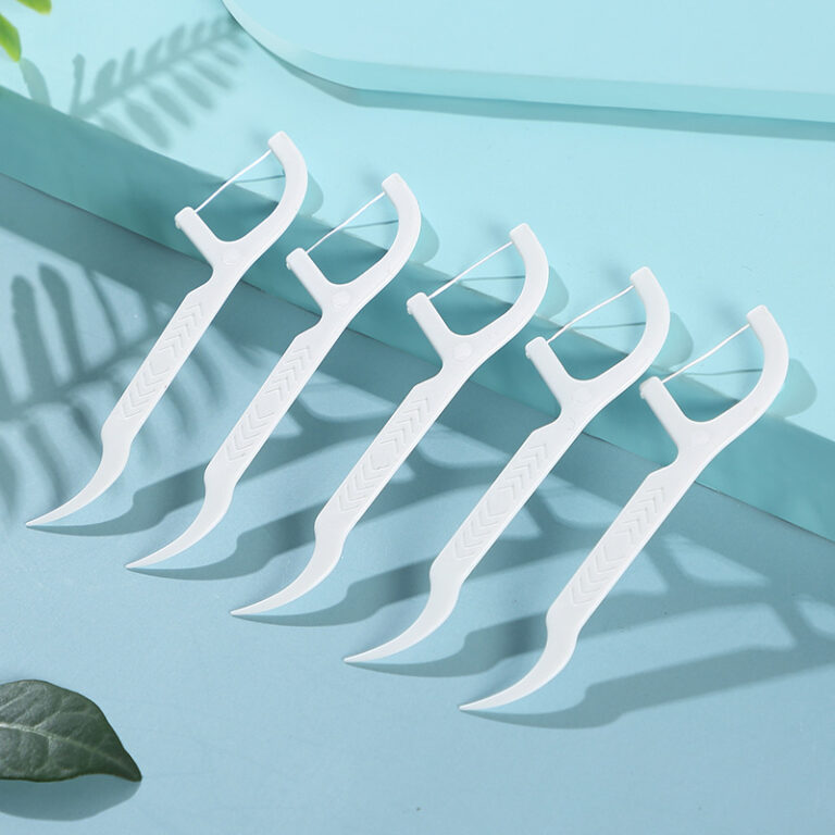 High elastic disposable dental floss picks in bulk family pack