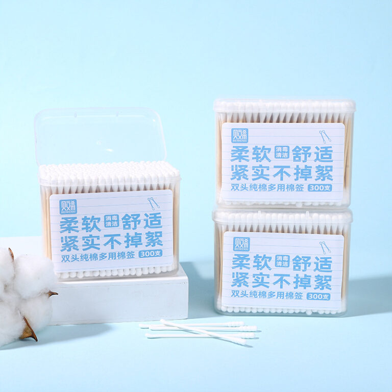 Blinds-shaped disposable double cotton swabs with wooden sticks for cosmetic and hygiene use