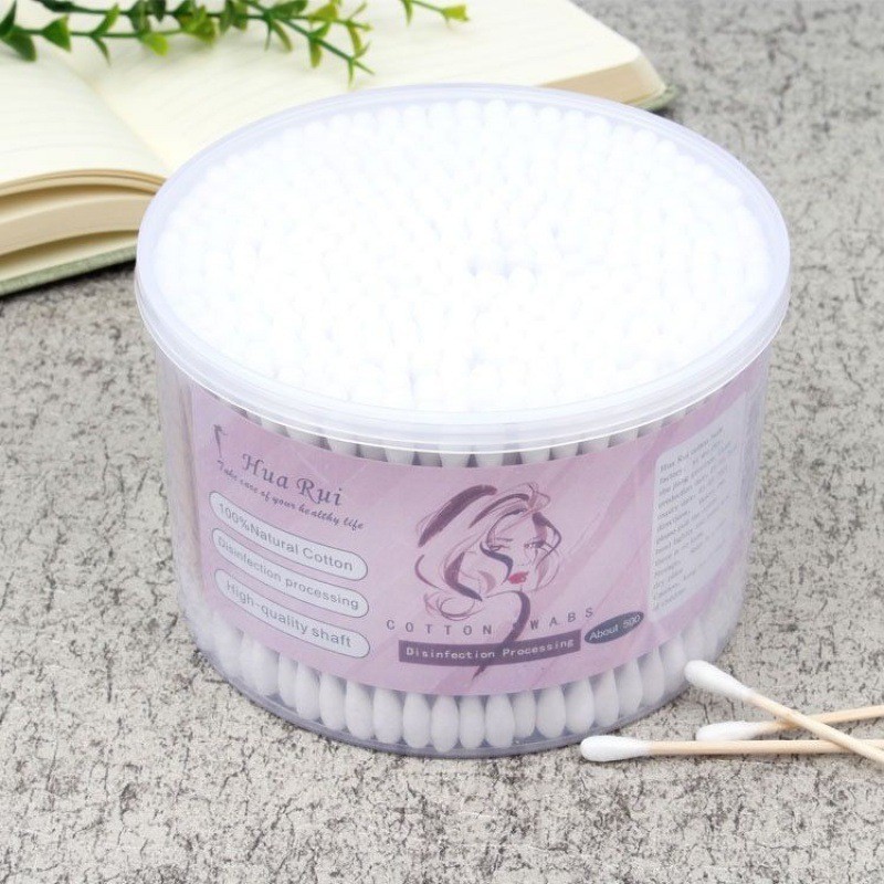 Sterile double-ended cotton swabs with wooden sticks and large tips for baby care and makeup removal
