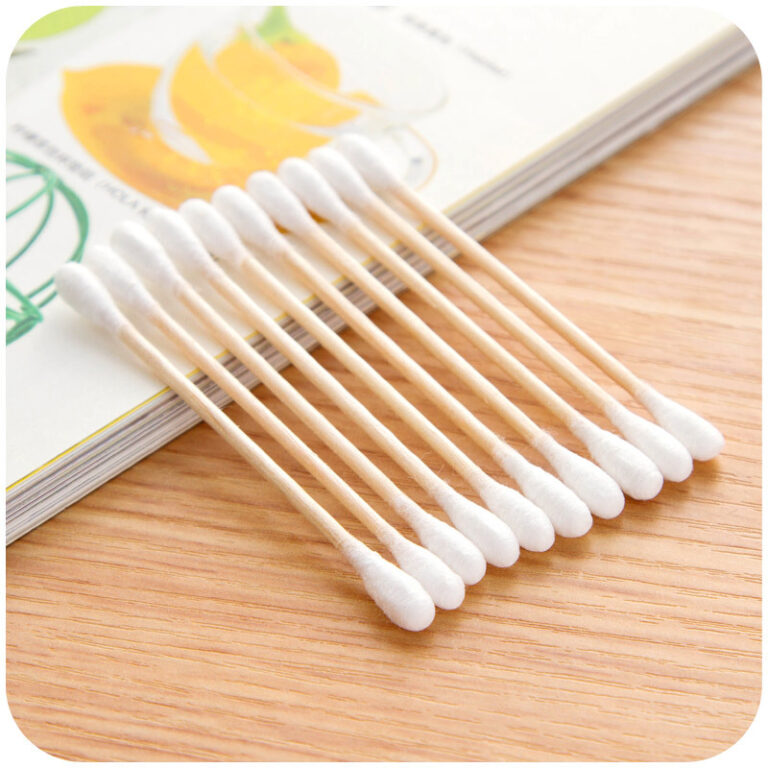 30PCS Long Bamboo Cotton Swabs for Lash Cleaning and Skincare