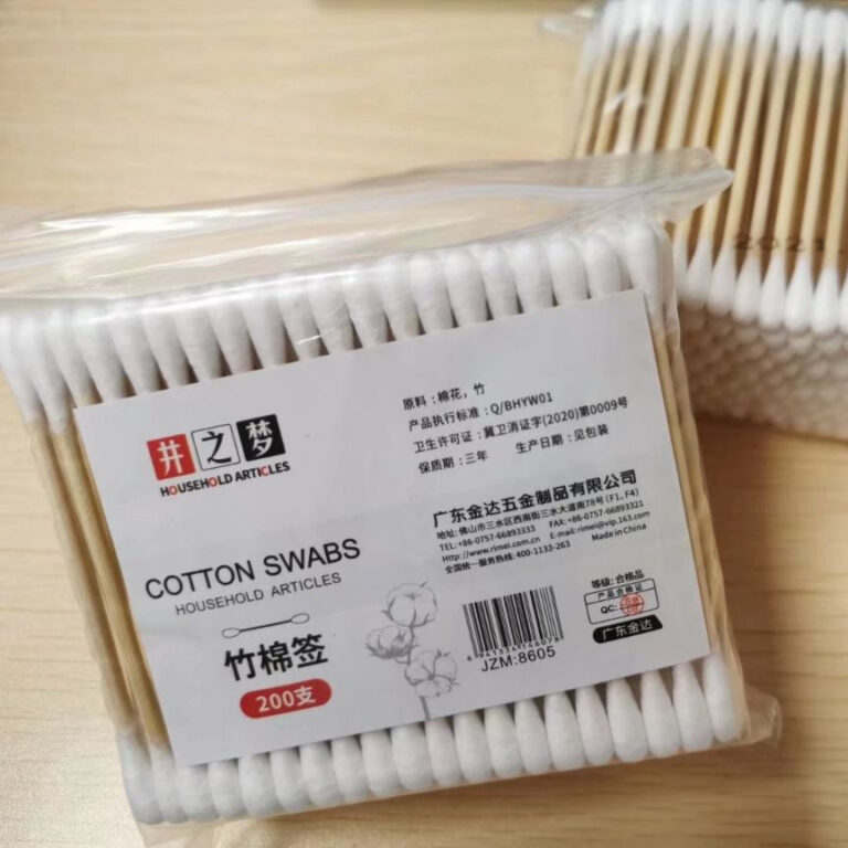 Double-ended bamboo cotton swabs with pointed and round tips in round plastic container